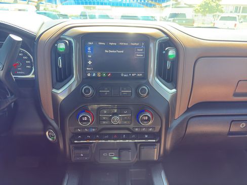 Used 2021 Chevrolet Silverado 1500 High Country w/ Technology Package AWD/4WD image 19