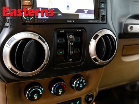 Used 2017 Jeep Wrangler Unlimited Sahara w/ Max Tow Package AWD/4WD image 20