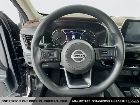 Certified 2021 Nissan Rogue SV FWD image 11