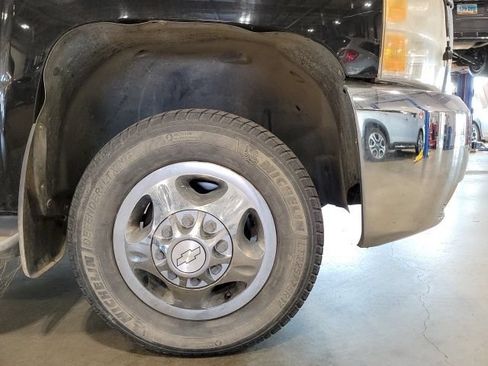Used 2009 Chevrolet Silverado 3500 LTZ w/ LTZ Plus Package AWD/4WD image 16