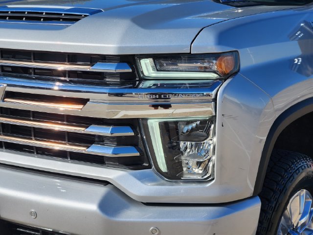 Used 2023 Chevrolet Silverado 2500 High Country w/ Technology Package AWD/4WD image 16