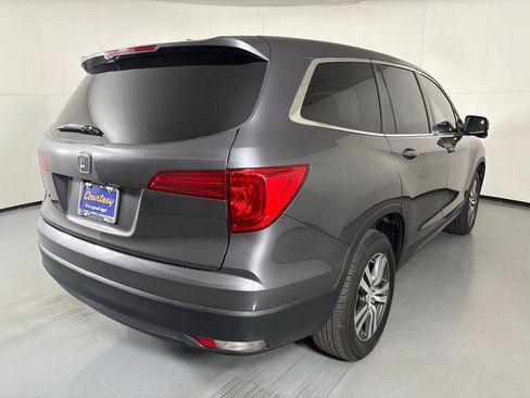 Used 2017 Honda Pilot EX image 8
