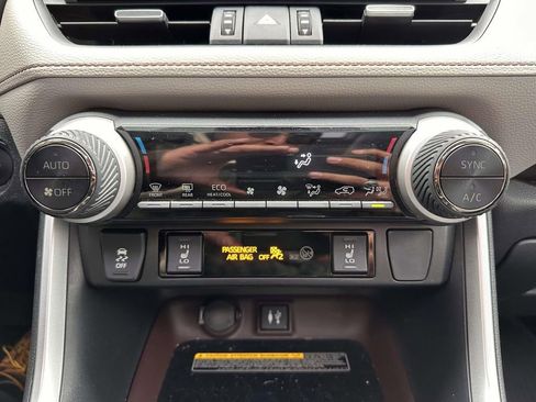 Used 2019 Toyota RAV4 Limited w/ Advanced Technology Package AWD/4WD image 25