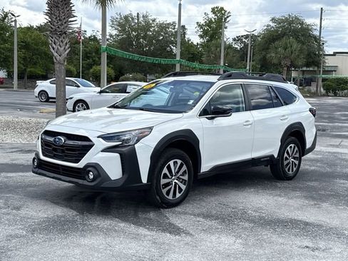 Used 2025 Subaru Outback Premium AWD/4WD image 11