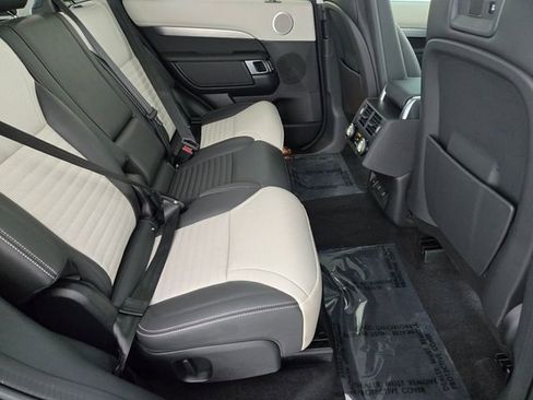 Used 2025 Land Rover Discovery Dynamic SE AWD/4WD image 18