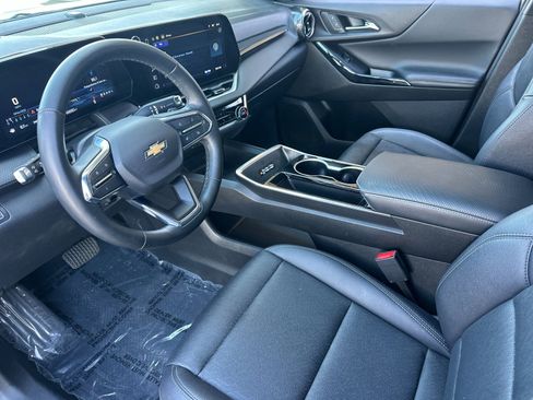 Used 2025 Chevrolet Equinox LT w/ Convenience Package II AWD/4WD image 9