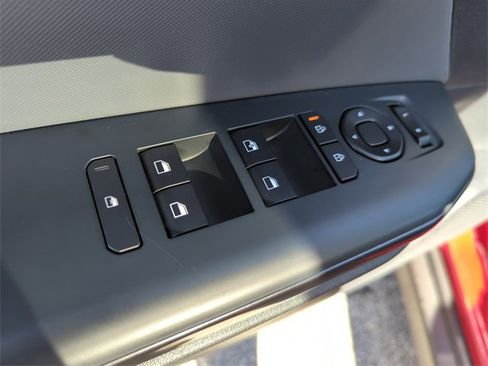 Used 2025 Kia K4 LXS image 23