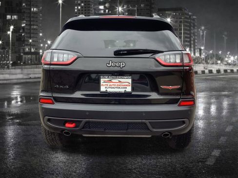 Used 2022 Jeep Cherokee Trailhawk w/ Sun & Sound Group image 8