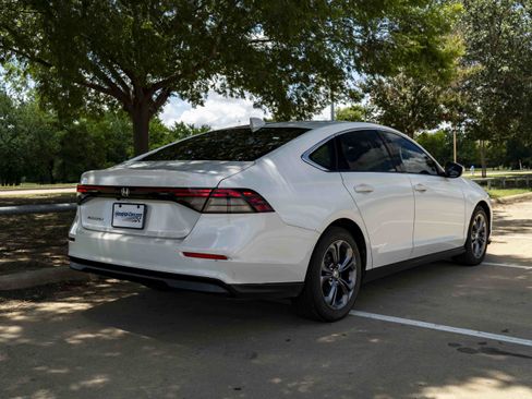 Used 2023 Honda Accord EX image 9