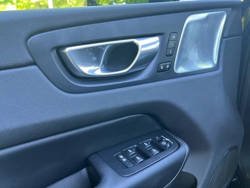 Certified 2023 Volvo XC60 B5 Ultimate AWD/4WD image 10