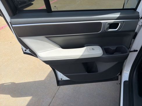 Used 2025 Hyundai Santa Fe SEL image 13