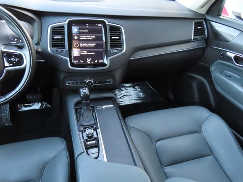 Used 2020 Volvo XC90 T6 Momentum image 14