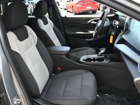 Used 2024 Chevrolet Trax LS w/ Driver Confidence Package FWD image 14