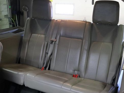 Used 2013 Ford Expedition Limited image 27