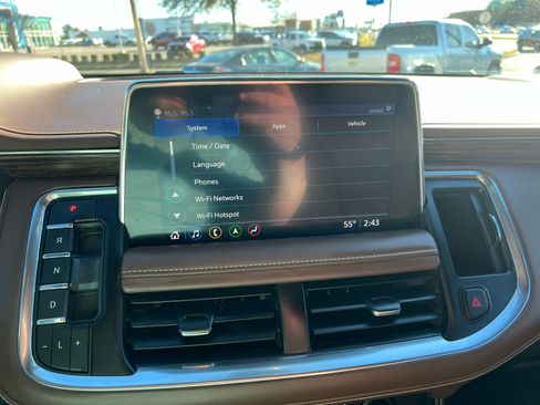 Used 2021 Chevrolet Suburban High Country w/ Premium Package image 31