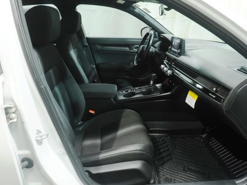 Used 2024 Honda Civic Sport image 11