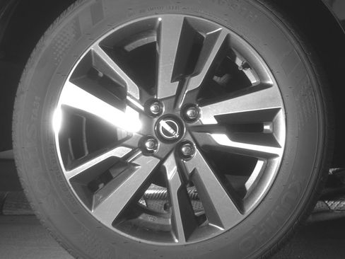 Used 2025 Nissan Versa SV image 15