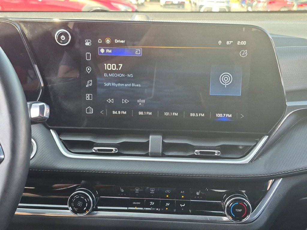 Used 2025 Chevrolet Equinox LT FWD image 16