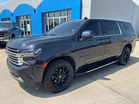 Used 2023 Chevrolet Suburban High Country w/ Max Trailering Package AWD/4WD image 2