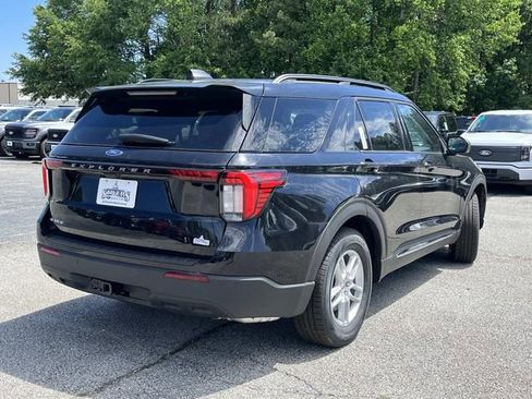 New 2025 Ford Explorer Active image 25