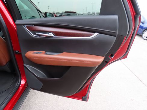 Used 2022 Cadillac XT5 Premium Luxury w/ Technology Package image 14