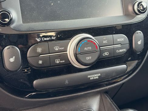 Used 2018 Kia Soul ! w/ Tech Package FWD image 19