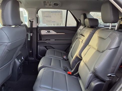 New 2026 Ford Explorer Active w/ Active Comfort Package image 5