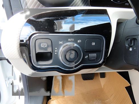 New 2025 Mercedes-Benz CLA 250 4MATIC image 61