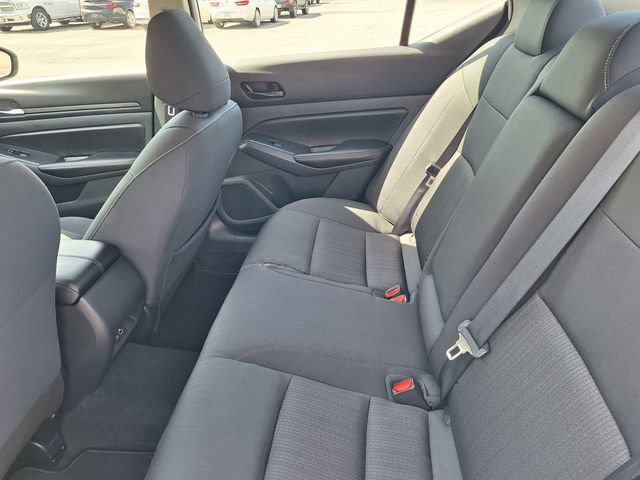 Used 2025 Nissan Altima 2.5 SV FWD image 41