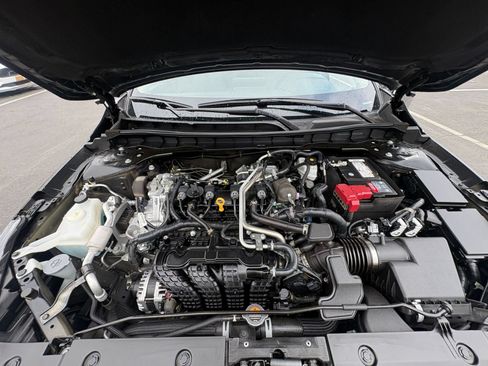 Used 2025 Nissan Altima 2.5 SV FWD image 32