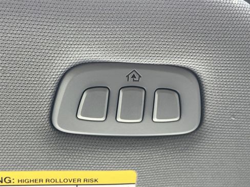 New 2026 Ford F250 Lariat w/ Black Appearance Package image 19