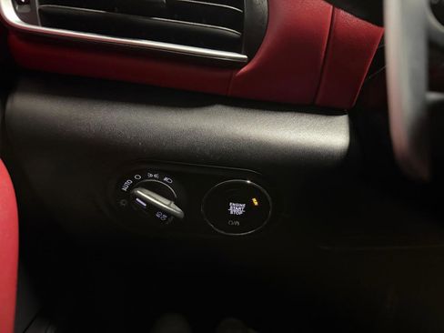 Used 2023 Maserati Levante GT AWD/4WD image 37