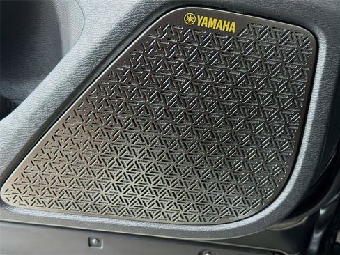 New 2025 Mitsubishi Outlander SE image 18