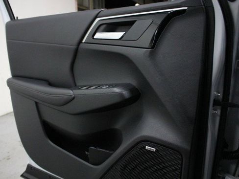 New 2025 Mitsubishi Outlander SE image 17