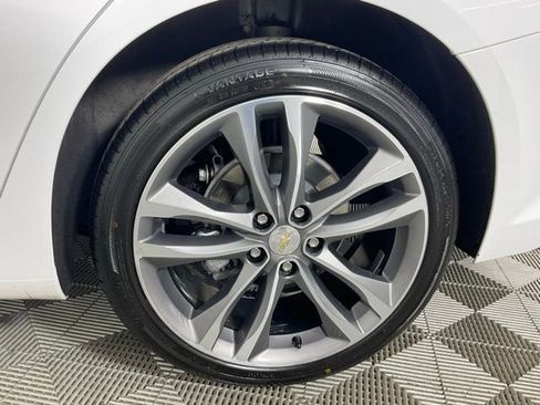 Used 2024 Chevrolet Malibu LT FWD image 9