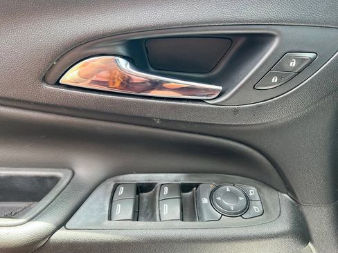 Used 2021 Chevrolet Equinox LT FWD image 14