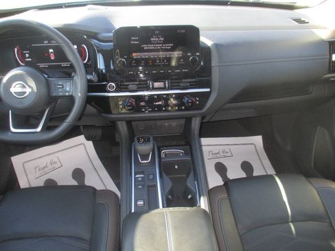 Used 2024 Nissan Pathfinder Platinum w/ Cargo Package image 11