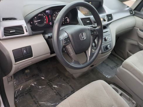 Used 2014 Honda Odyssey LX image 2