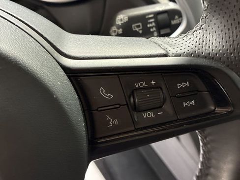 Used 2022 Alfa Romeo Stelvio Sprint image 17