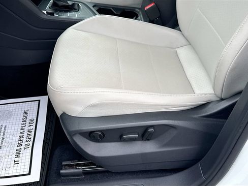 Used 2019 Volkswagen Tiguan SE FWD image 24