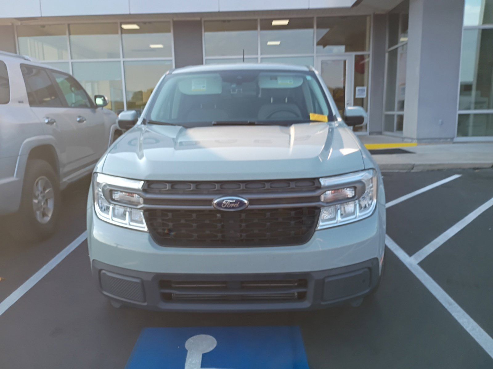 Used 2023 Ford Maverick XLT w/ XLT Luxury Package FWD image 2