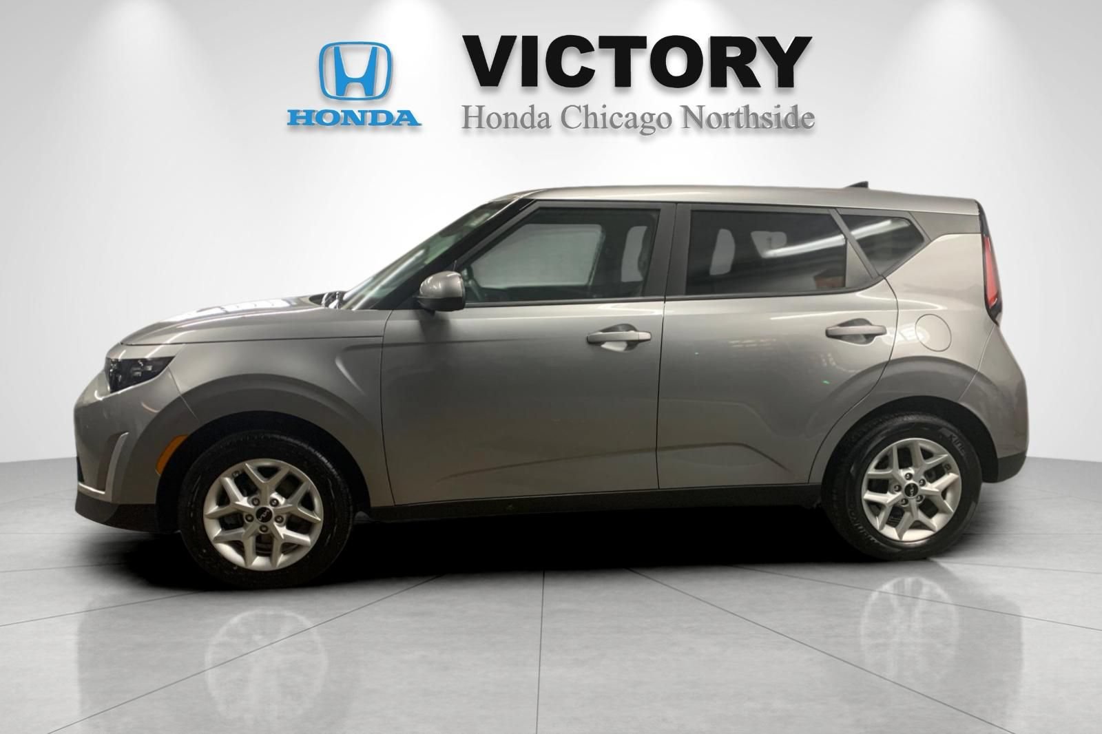 Used 2025 Kia Soul LX w/ LX Technology Package FWD image 6