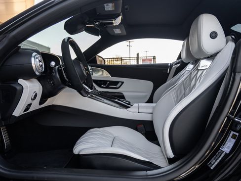 Used 2025 Mercedes-Benz AMG GT 63 image 22