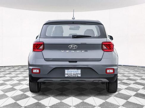 Certified 2023 Hyundai Venue SE image 11