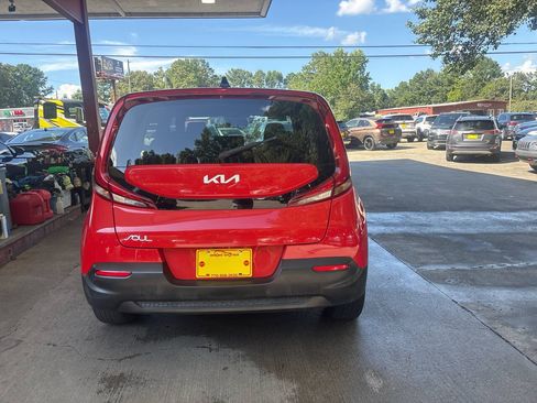 Used 2022 Kia Soul LX FWD image 6