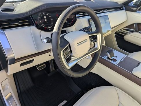 New 2026 Land Rover Range Rover SE image 7