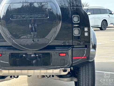 Used 2025 Land Rover Defender 110 X image 5