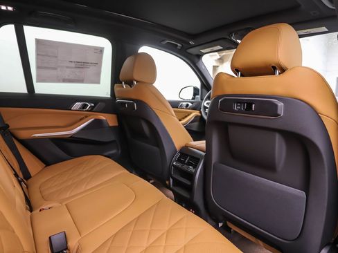 Used 2026 BMW X5 xDrive50e w/ M Sport Package image 25