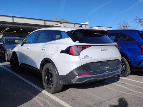 Used 2026 Kia Sportage EX image 3