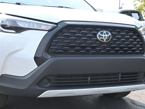 Used 2024 Toyota Corolla Cross LE AWD/4WD image 28